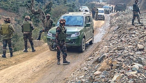काश्मिरात दहशतवाद्यांच्या शोधासाठी ऑपरेशन