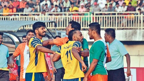 कोल्हापूर : फुटबॉल सामन्यानंतर राडा