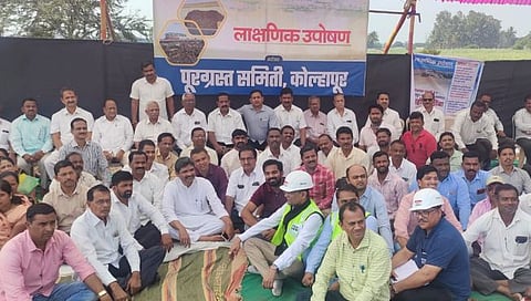 ‘शिरोली ते उंचगाव रेल्वे पुलापर्यंत उड्डाणपूल करा’ : पूरग्रस्त कृती समितीची एक दिवसीय लाक्षणिक उपोषणातून मागणी