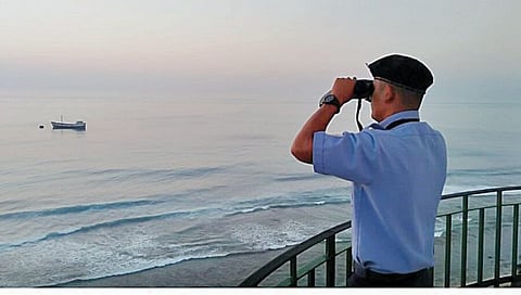 सागरी सुरक्षेला प्राधान्य द्यावेच लागेल