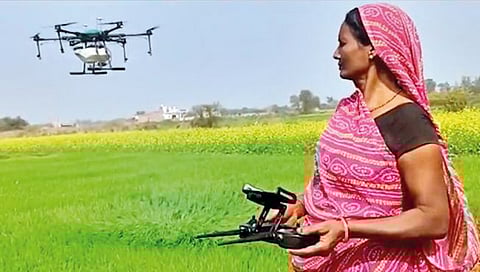 कृषी क्रांतीची अग्रदूत ‘नमो ड्रोन दीदी’ योजना
