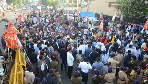 सत्ता गेल्यावरच विरोधकांना शेतकरी आठवतो : बच्चू कडू