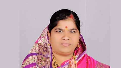 सांगली : पतीच्या अनधिकृत बांधकामामुळे खानापूरच्या नगरसेविकेचे पद रद्द