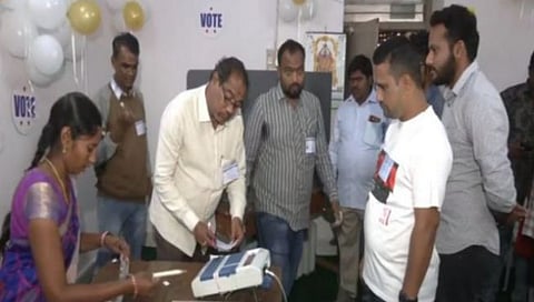 Telangana Elections 2023 : तेलंगणात ६५ टक्क्यांवर उत्स्फूर्त मतदान