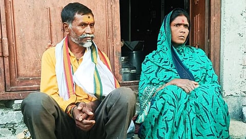 Parliament Security Breach : “त्याला मिलट्रीत भरती व्हायचं होतं…” : संसद घुसखाेरी प्रकरणातील अमाेलच्या आई-वडिलांचा आक्राेश