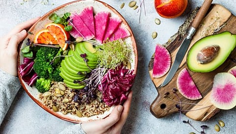 Vegan diet : वेगन आहारामुळे घटते खराब कोलेस्टेरॉल