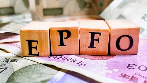 Employees Provident Fund : पीएफ खात्यात जमा होत नसेल तर काय कराल?