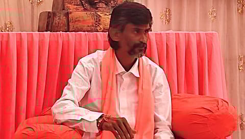 Manoj Jarange Patil : शिष्टमंडळाच्या भेटीआधी जरांगेंनी केली ‘ही’ मागणी; म्हणाले, कच्चा ड्राफ्ट आणला तर…