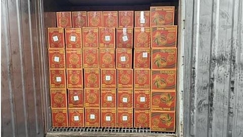 पकडली करोडोंची सिगारेट