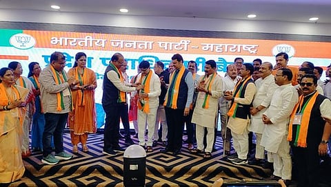 Suresh Lad: राष्ट्रवादीचे माजी आमदार सुरेश लाड यांचा भाजपमध्ये प्रवेश