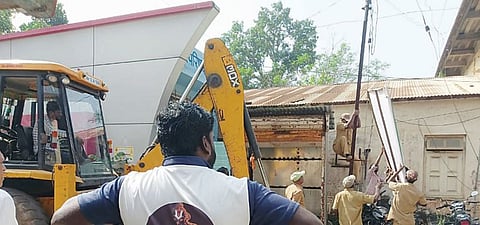 भोर येथे अतिक्रमण काढण्यासाठी नागरिकांचा पुढाकार