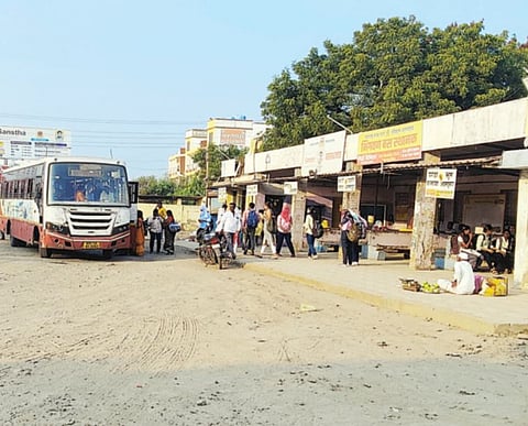 Pune : भिगवण बसस्थानकाची दयनीय अवस्था