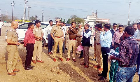 विजयस्तंभ अभिवादन कार्यक्रमस्थळाची अधिकाऱ्यांकडून पाहणी