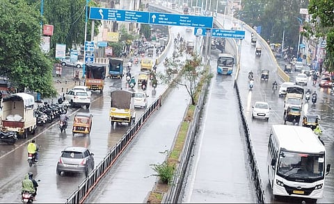 Pune News : उड्डाणपूल-ग्रेड सेपरेटर बीआरटीच्या मुळावर