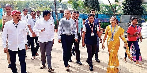 Pimpri News : विकासकामे पाहून ‘सीईओ’ भारावले