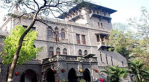 सीओईपी विद्यापीठाच्या कुलगुरुपदासाठी सेटिंग?