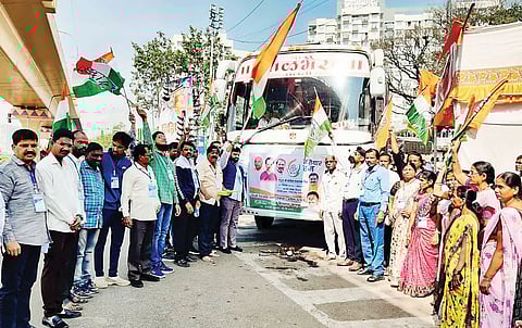 Pimpri News : देशातील नागरिक महागाई, बेरोजगारीने झाले त्रस्त