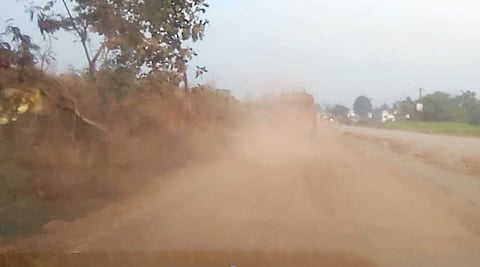 Pune : कापूरव्होळ-मांढरदेवी रस्त्यावर धुळीचे लोट