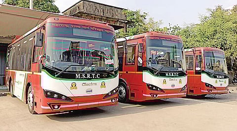 एसटीच्या ताफ्यात ई-लालपरी…