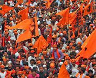 सरकारशी विसंगत भूमिका अंगलट ; आयोगाच्या सदस्यांना नोटीस