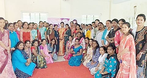 Pune News : आर्ट कार्यशाळेत रमल्या ‘कस्तुरी’