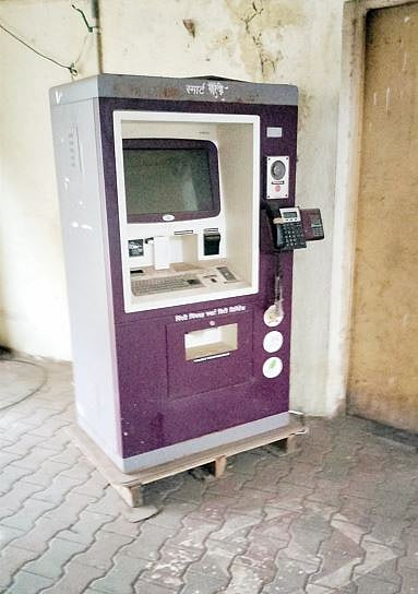 स्मार्ट किऑक्स पडले धूळ खात; पालिकेचा कोट्यवधींचा खर्च पाण्यात