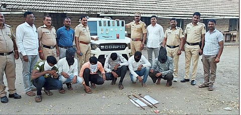 पाठलाग करून दरोडेखोर जेरबंद; मिरजगाव पोलिसांची कारवाई