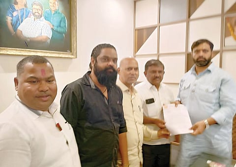 Pimpri News : मराठा आरक्षणासाठी शहरातील आमदारांना साकडे