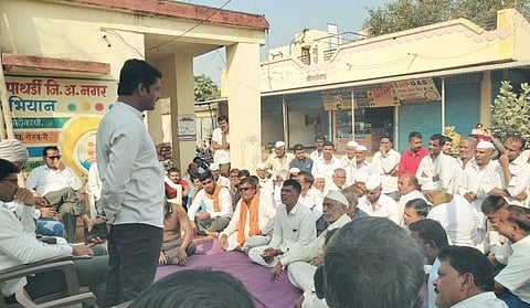 Nagar : मढीचे विश्वस्त मंडळ बरखास्त करा ; ग्रामसभेत ठराव