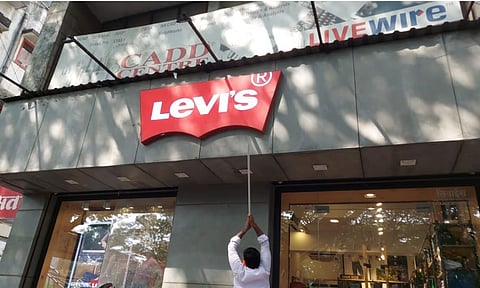 तोडफोड प्रकरणी मनसे कार्यकर्त्यांवर गुन्हे