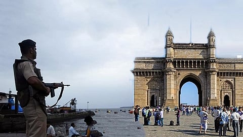 High alert in Mumbai: नव वर्षाच्या पार्श्वभूमीवर मुंबईवर बॉम्बस्फोटाचे सावट; शहरात हाय अलर्ट