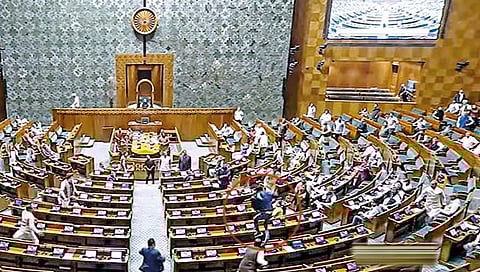 Parliament Attack : सुरक्षा कडे भेदून संसदेत दोन तरुणांची घुसखोरी