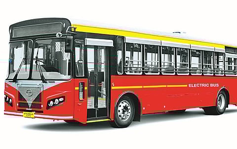 पीएमपीच्या बस लोकशाहीच्या लग्नाला..! प्रवासी म्हणतात, आम्ही प्रवास कसा करायचा?