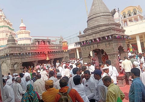 Purandar : श्रीक्षेत्र वीर येथे भाविकांची अलोट गर्दी