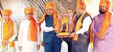 ‘छत्रपती शिवाजी महाराज आदर्शच’ : सुधीर मुनगंटीवार