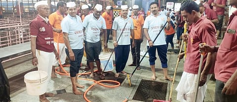 Alandi : कार्तिकी वारीत राबले स्वकाम सेवेचे हात