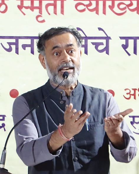 मोदींना हरविणे कठीण, मात्र अशक्य नाही : योगेंद्र यादव