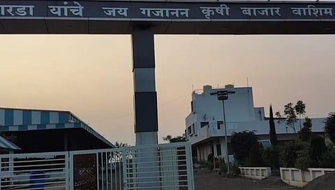 यंत्रात अडकून एका महिला कामगाराचा मृत्यू