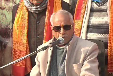 अयोध्येत राम मंदिर प्राणप्रतिष्ठा सोहळ्याच्या नियाेजनाची माहिती देताना श्री रामजन्मभूमी तीर्थ क्षेत्राचे सरचिटणीस चंपत राय.