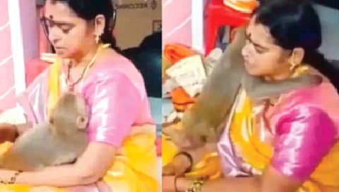 रामनामाचा जप करत होती महिला अन् घडले आश्चर्य!