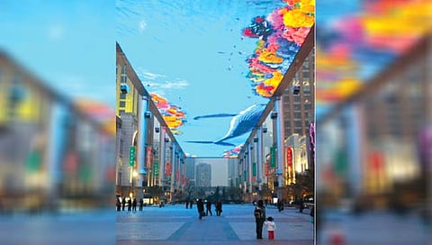 मॉलच्या छतावर भव्य अॅक्वॅरियमचा आभास!