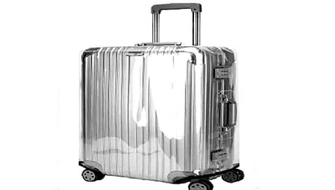 घरात सापडली चंदेरी ब्रीफकेस, आत होते…