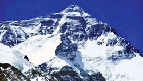 हिमालय वाढत असल्याने तिबेटचे होत आहेत दोन भाग