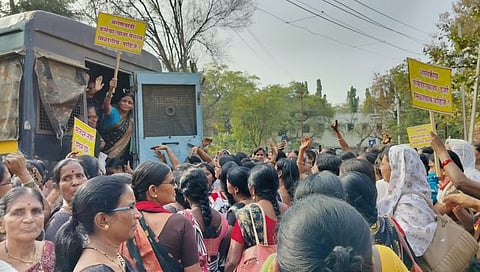 वाशिममध्ये अंगणवाडी कर्मचाऱ्यांच्या वतीने जेलभरो आंदोलन