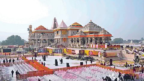 देशात आज दिवाळी! अडीच हजार क्विंटल फुलांनी सजली अयोध्या