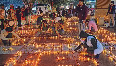 श्री रामलल्लाच्या प्राणप्रतिष्ठापनेनंतर सार्या देशाने साजरी केली दिवाळी