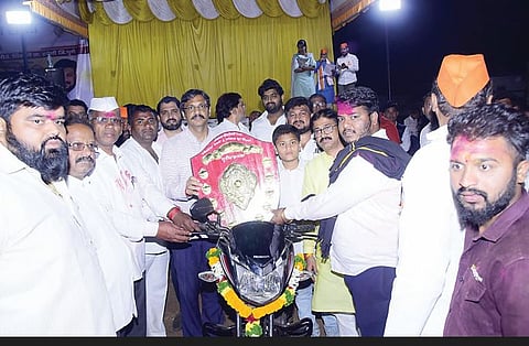 बैलगाडा शर्यती ग्रामीण अर्थकारणाला चालना देतील : आ. राहुल कुल यांचे मत