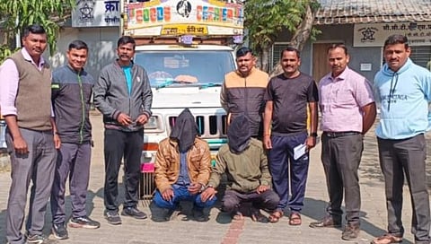 Nashik Crime : गोमांस विकणारे दोघे गजाआड, पाऊणेनऊ लाखांचा मुद्देमाल जप्त