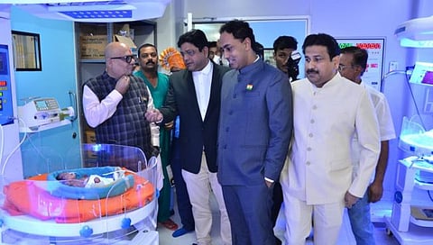Jalgaon News : विशेष नवजात शिशु काळजी कक्षाचे पालकमंत्र्यांच्या हस्ते लोकार्पण
