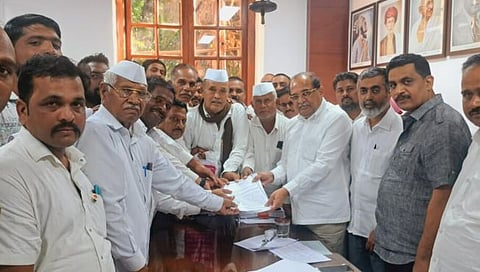 Nashik News | नव्या वाळू धोरणातील लिलाव प्रकियेस स्थगितीचे महसूलमंत्र्यांकडून आश्वासन